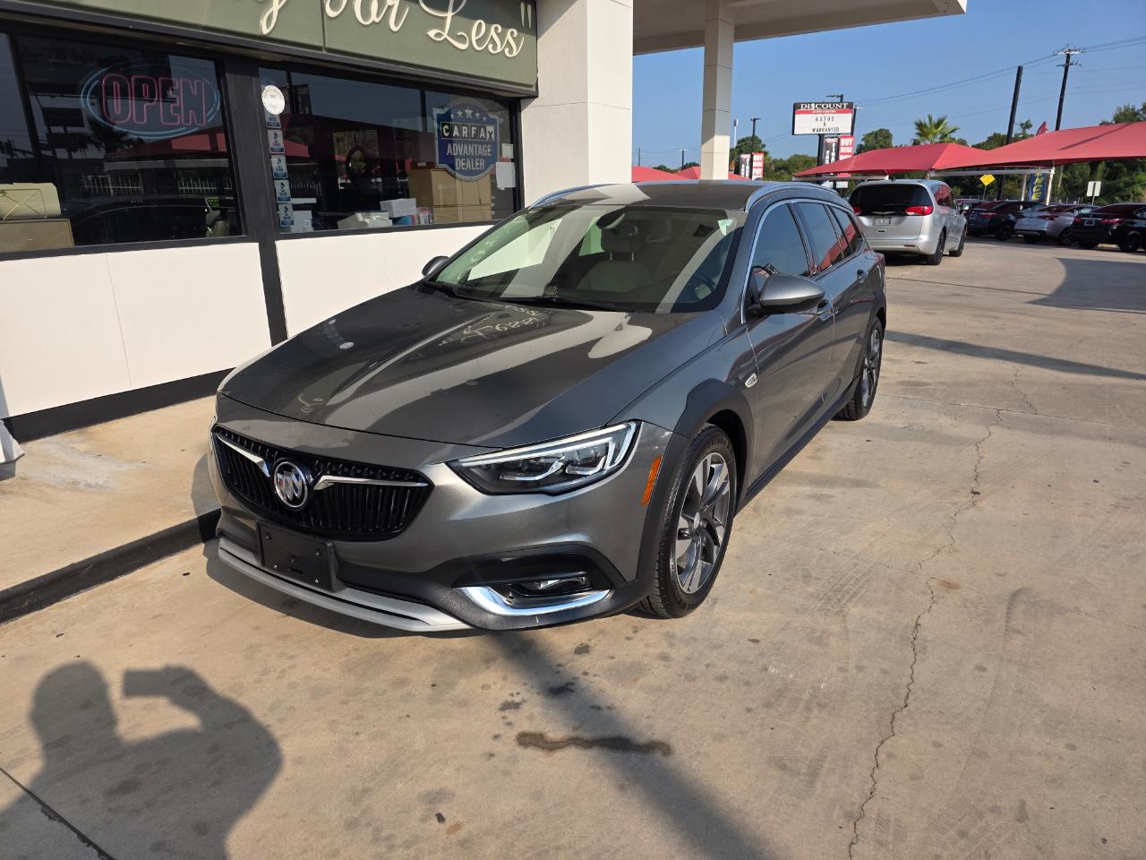 buick regal tourx 2018 W04GU8SX9J1168009 image buick regal tourx 2018 W04GU8SX9J1168009 image